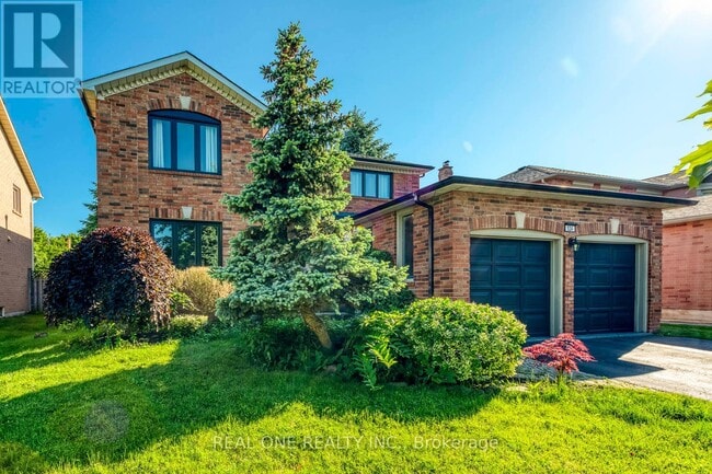 524 Blenheim Cres in Oakville, ON - Building Photo - Building Photo