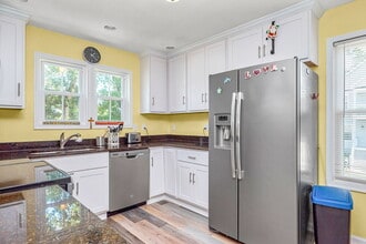 9573 6th Bay St in Norfolk, VA - Foto de edificio - Building Photo