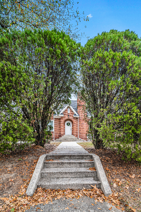 4003 Devine St in Columbia, SC - Building Photo