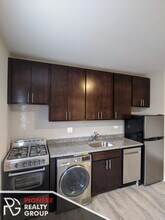 437 W Belden Ave, Unit 429.5-303 in Chicago, IL - Building Photo - Building Photo