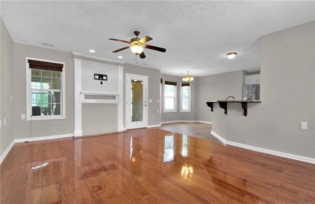 1931 Sunshine Ct in Hope Mills, NC - Building Photo - Building Photo