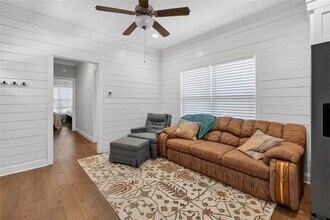 301 3rd Ave in St. Simons Island, GA - Building Photo - Building Photo