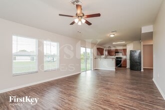 1123 SW 16th Terrace, Unit 40 in Cape Coral, FL - Building Photo - Building Photo