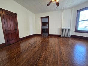 146 Analomink St in East Stroudsburg, PA - Foto de edificio - Building Photo