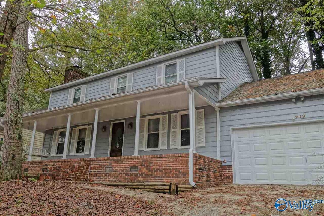 219 Pine Ridge Rd in Madison, AL - Building Photo