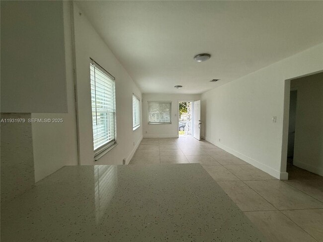 1448 NE 152nd St in North Miami Beach, FL - Building Photo - Building Photo