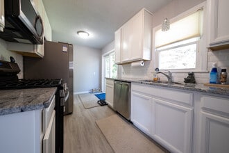 8521 Nicollet Ave in Bloomington, MN - Building Photo - Building Photo