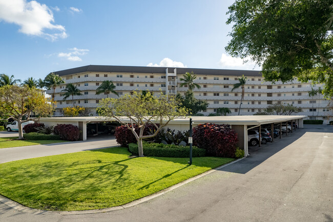 River House Towers in Deerfield Beach, FL - Building Photo - Building Photo