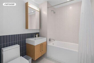 415 Red Hook Ln in Brooklyn, NY - Building Photo - Building Photo