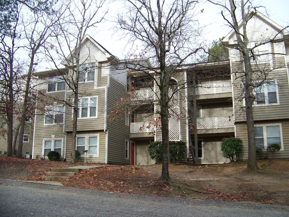 1006 Wood Creek Dr in Fayetteville, NC - Building Photo