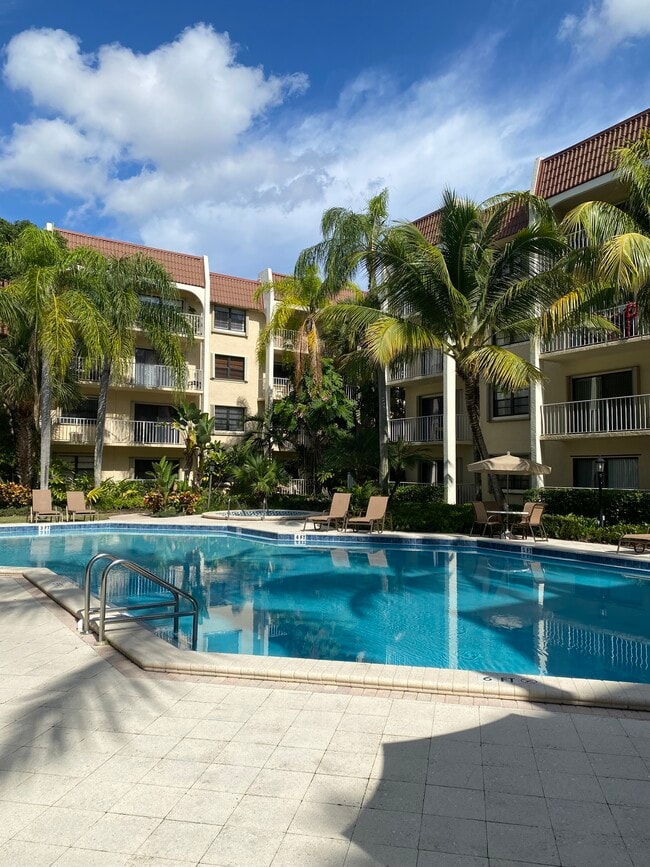 9301 SW 92nd Ave, Unit Wisperwood Village in Miami, FL - Building Photo - Building Photo