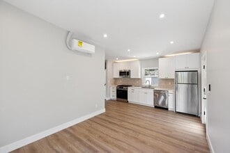 196 Amapola Ave in Pacifica, CA - Building Photo - Building Photo