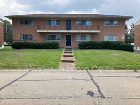 7406 Olian Dr in Hazelwood, MO - Building Photo