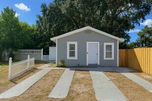 8622 N 39th St in Tampa, FL - Building Photo