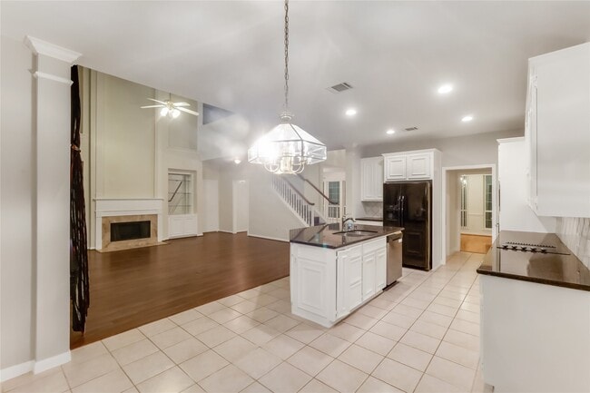 3931 Shadow Trace Cir