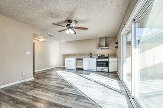 5780 N 8th St-Unit -B in Fresno, CA - Building Photo - Building Photo