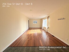 256 Oak St in Windsor, ON - Building Photo - Building Photo