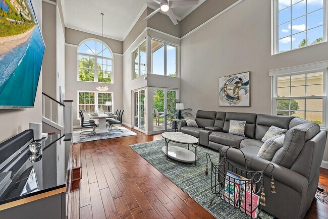 17 Commodore Pl in Palm Beach Gardens, FL - Building Photo - Building Photo