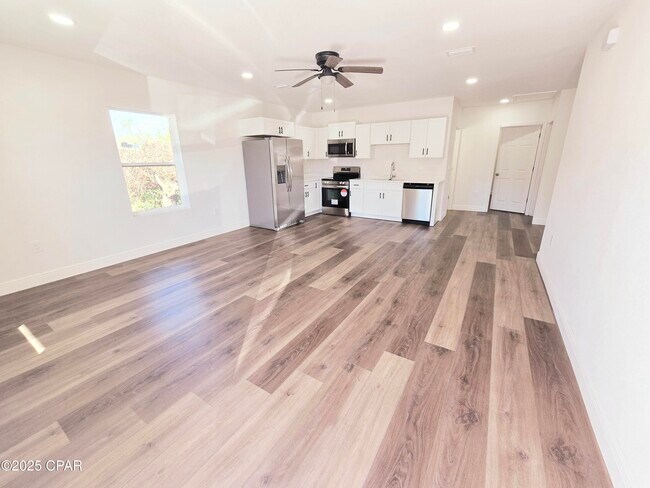 148 N Claire Dr in Panama City, FL - Building Photo - Building Photo