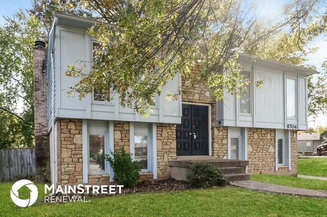 8704 4 Oaks Ct in Jeffersontown, KY - Building Photo - Building Photo