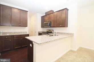 410 Reading Ct in West Windsor Township, NJ - Building Photo - Building Photo