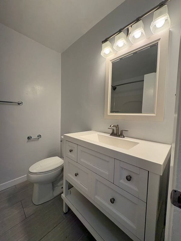 24311 Santa Clara Ave in Dana Point, CA - Foto de edificio - Building Photo