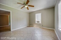 1214 N 44th St photo'