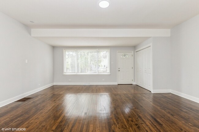 4646 W Warwick Ave in Chicago, IL - Building Photo - Building Photo