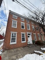 128 S West St in Carlisle, PA - Building Photo