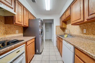 4009 N Garland Ave in Garland, TX - Foto de edificio - Building Photo