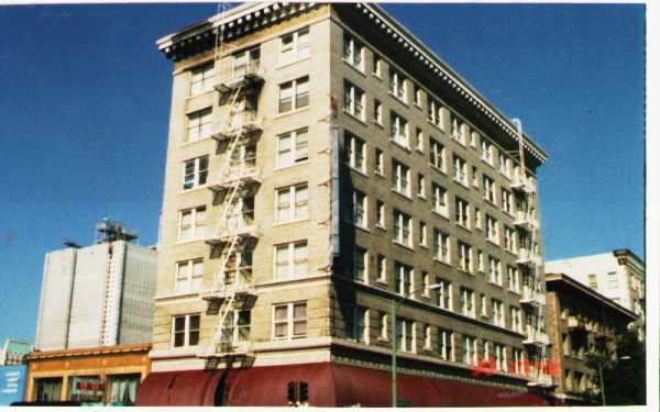 The Harrison Hotel Apartments in Oakland, CA - Foto de edificio - Building Photo