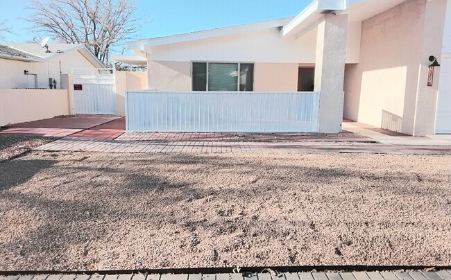 7321 Ticonderoga Rd NE in Albuquerque, NM - Building Photo - Building Photo