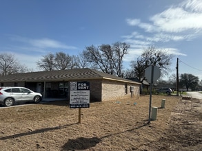 407 S 4th Ave in Marietta, OK - Foto de edificio - Building Photo