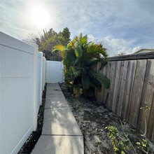 590 NE 20th St in Wilton Manors, FL - Building Photo - Building Photo