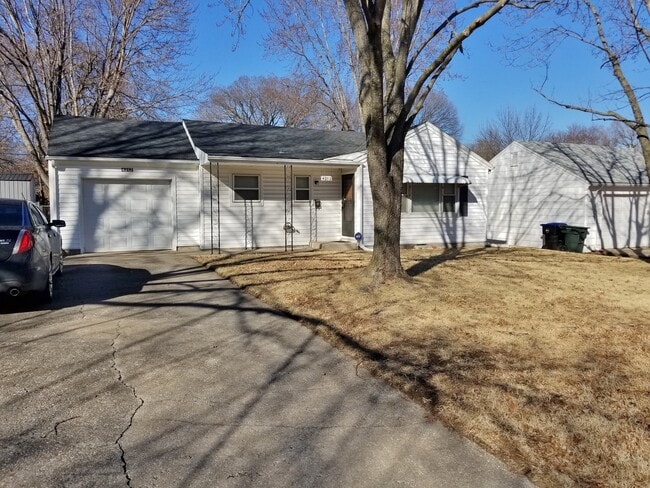4212 SW 23rd St in Topeka, KS - Building Photo - Building Photo