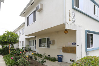 256 S Doheny Dr in Beverly Hills, CA - Building Photo - Building Photo