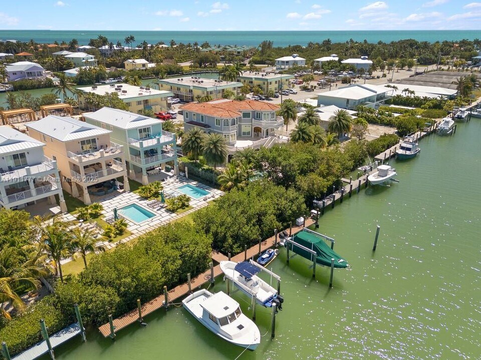 112 Ave D in Marathon, FL - Building Photo