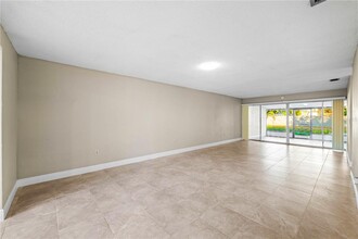 1702 Azalea Ct in Oldsmar, FL - Building Photo - Building Photo