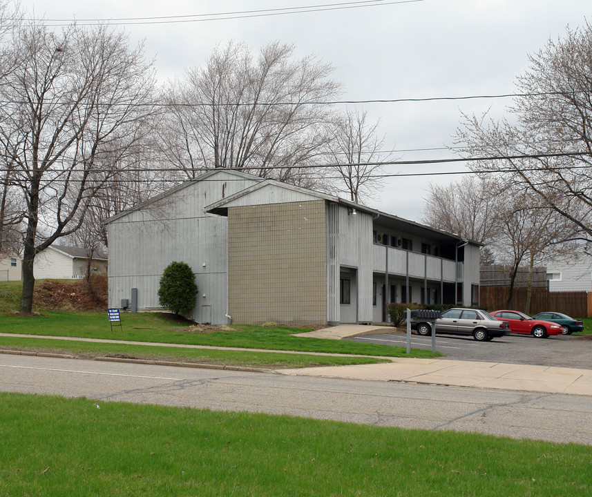 1695 Triplett Blvd in Akron, OH - Building Photo