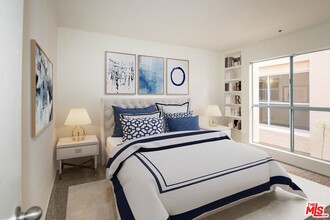 410 S Barrington Ave in Los Angeles, CA - Building Photo - Building Photo