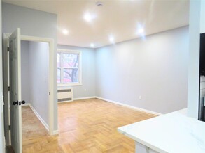 387 E 54th St in Brooklyn, NY - Building Photo - Building Photo