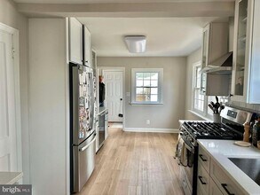 1228 N Stuart St in Arlington, VA - Building Photo - Building Photo