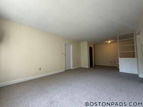 12 Brattle Dr, Unit 6 in Arlington, MA - Building Photo - Building Photo