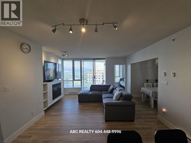 property at 4808-4808 Hazel St