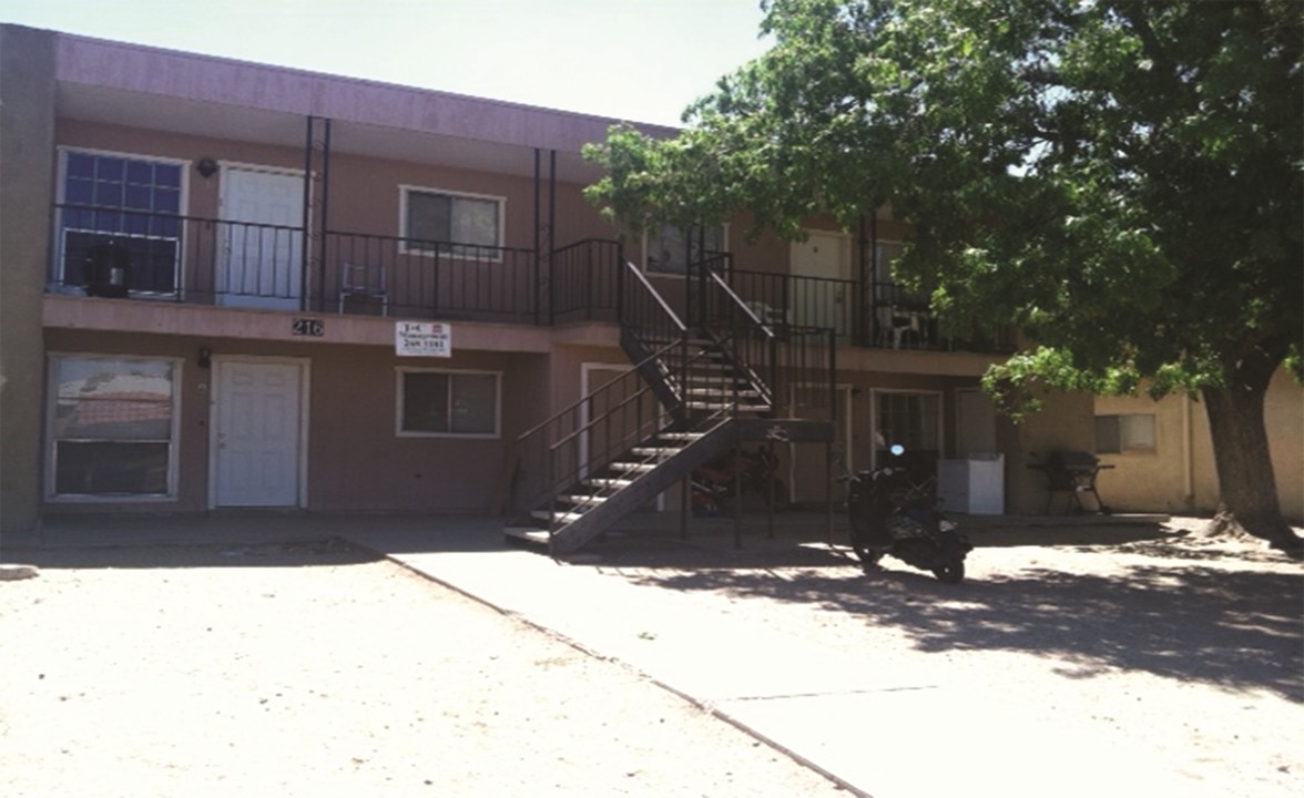 216 General Stilwell St NE in Albuquerque, NM - Building Photo