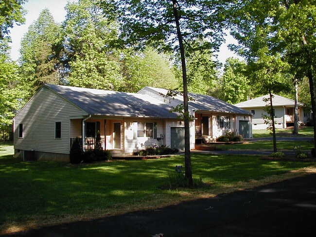 property at 39 Poplar Ct Ln