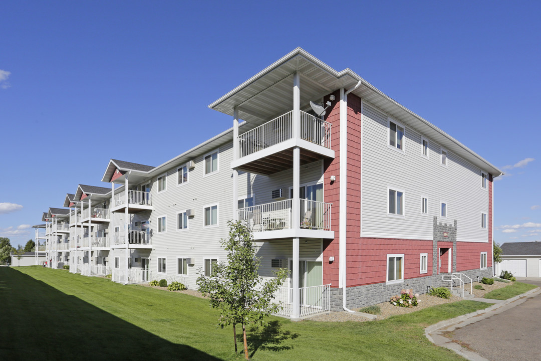 Belcastle Apartments in Bismarck, ND - Building Photo