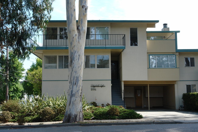 Edgehill Apartments in Burlingame, CA - Building Photo - Building Photo