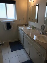 745 Center Pl, Unit A in Manhattan Beach, CA - Building Photo - Building Photo