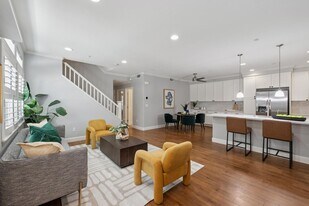 337 Bautista Pl in San Jose, CA - Building Photo